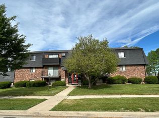 428 Cavalier Ct APT 4, Dundee, IL 60118