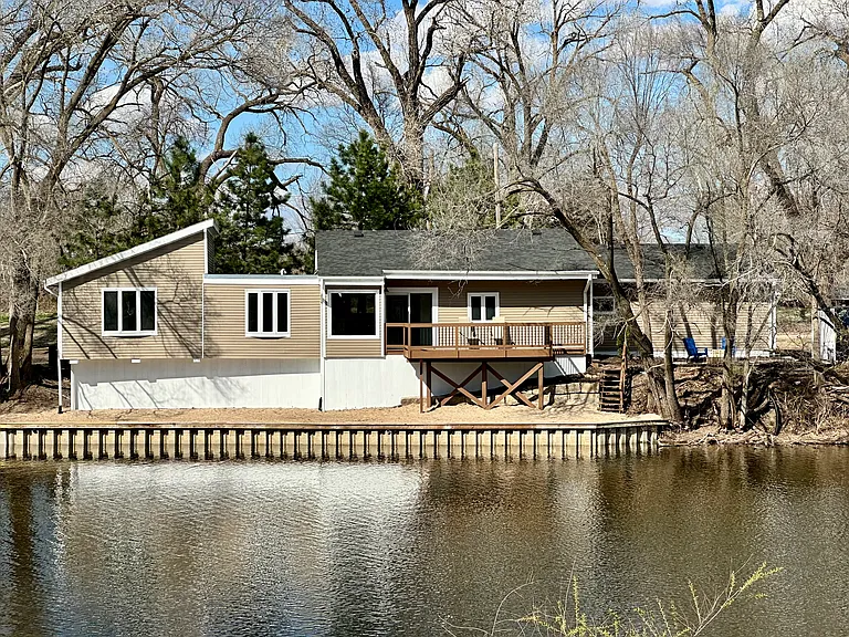 720 Boulevard St — Photo 24