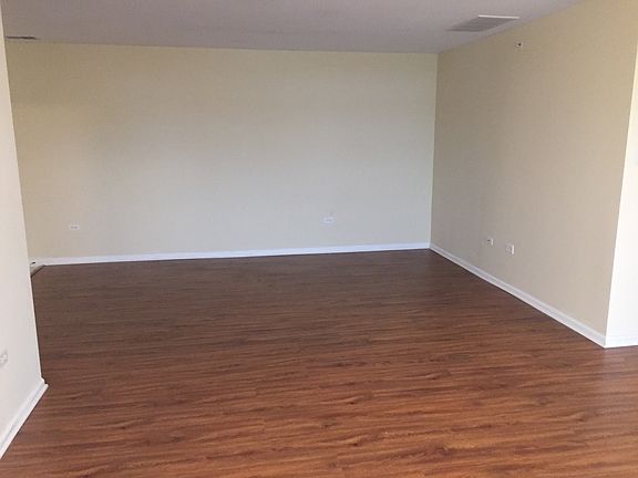 5th image of 710 W 63rd St Unit 302