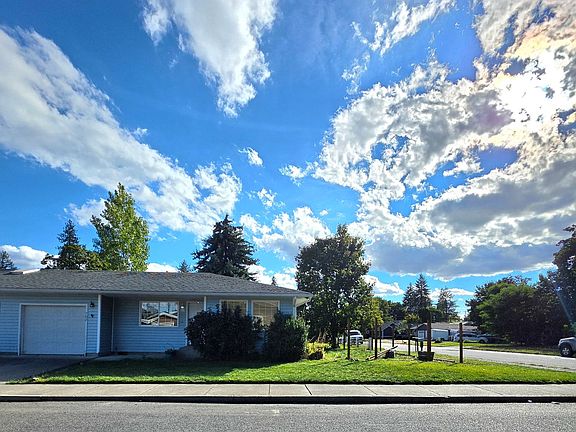 3rd image of 702 E Spokane Ave