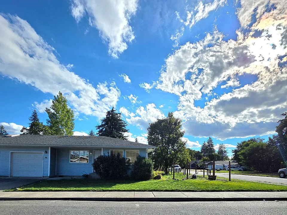 702 E Spokane Ave