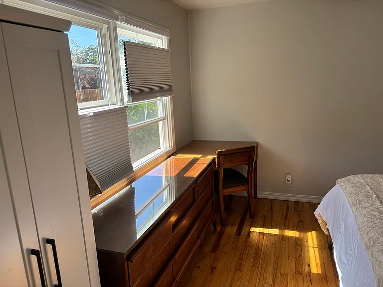 2142 Hodgson St — Photo 3