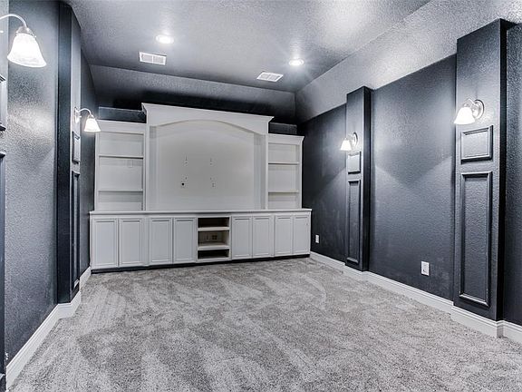 3rd image of 2522 Cotillion Dr