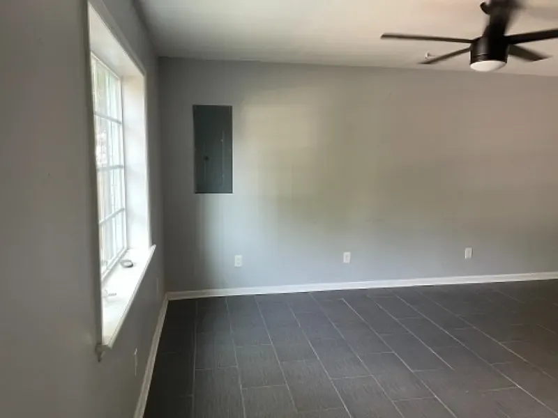 3 bed, 1188 sqft, $2,950 — Photo 2
