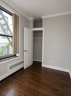 209 East 25th Street — Photo 3