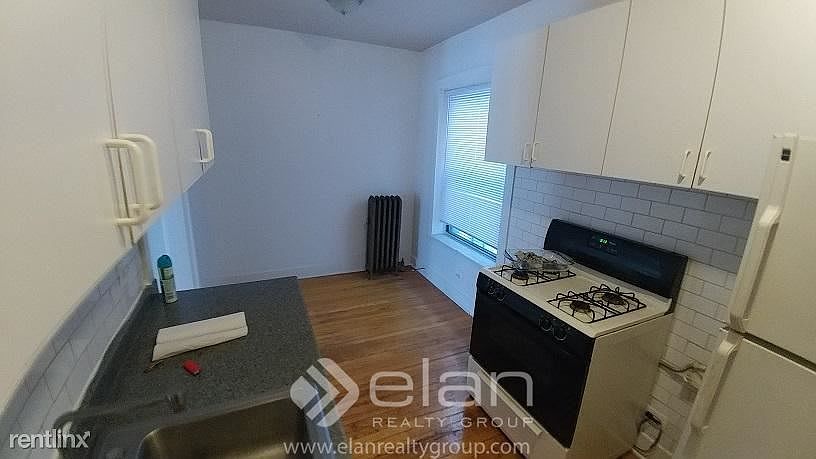 2nd image of 4023 W Melrose St APT 3N