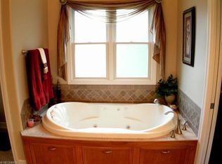 4000 Twin Fawn Ct, Medina, OH 44256
