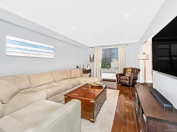 2nd image of 470 N Broadway APT B23