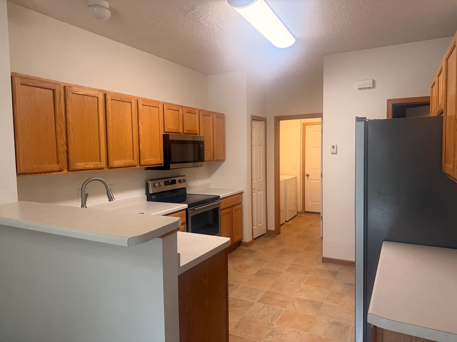 2 bed, 1.5 bath, 1620 sqft, $2,200 — Photo 2
