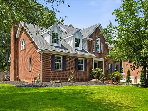 2nd image of 2450 Dogwood Dr