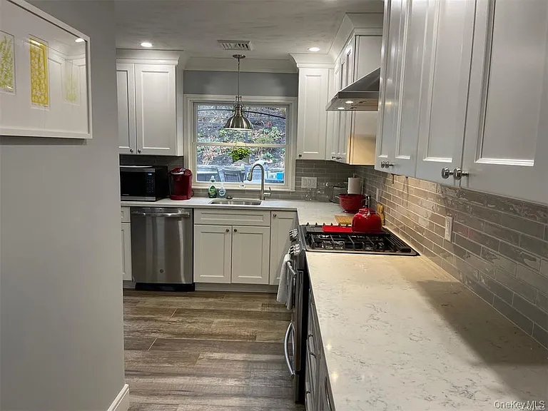 84 Ocean Ave — Photo 4