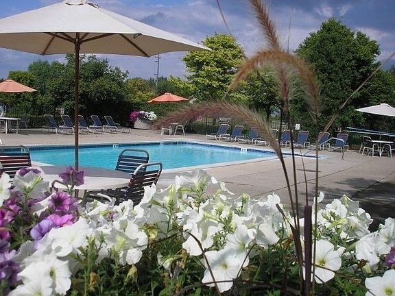 3rd image of 42456 Blackstone Ct