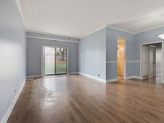 5th image of 1460 Fairlane Dr APT 122