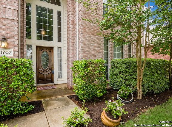 3rd image of 21707 Lawrey Dr