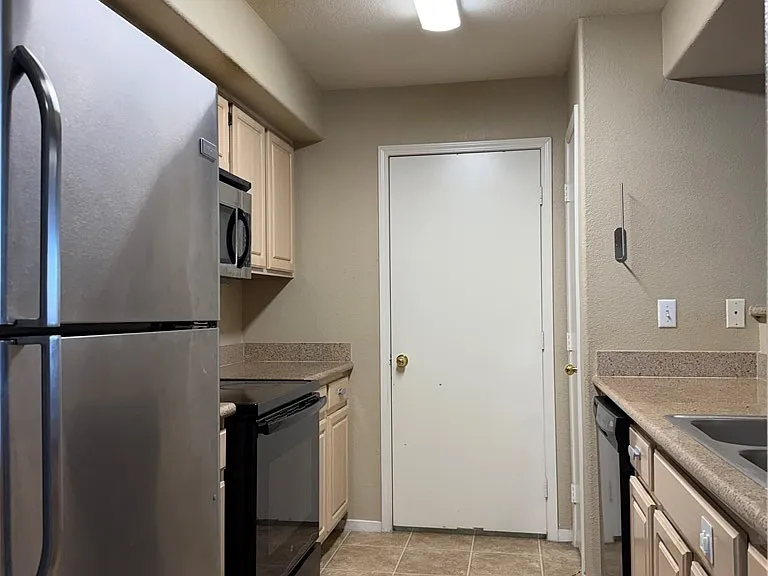 555 E Silverado Ranch Blvd #2078 — Photo 8