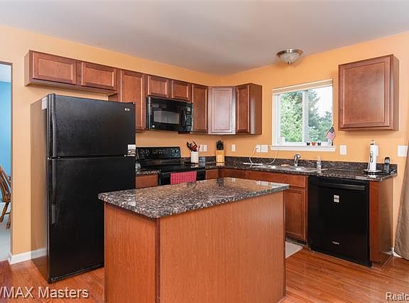 4th image of 8900 Lilly Dr