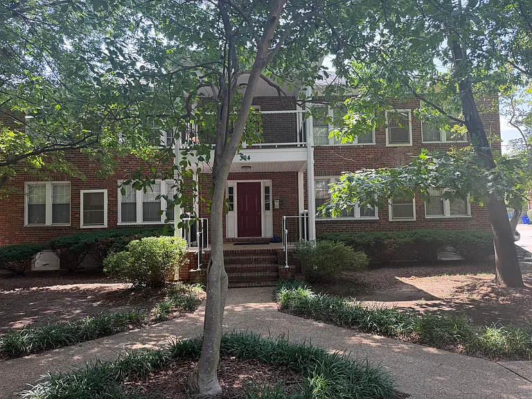 304 Duncan Ave — Photo 1