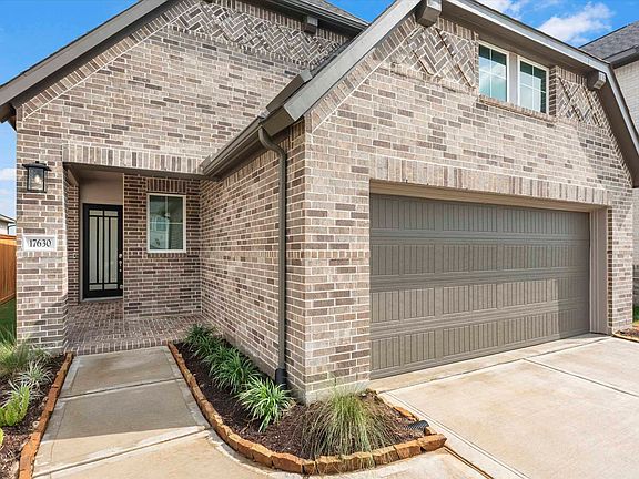 Osprey Plan 17630 Carnation Glen Drive Front Porch