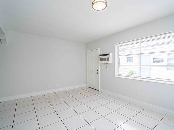 5th image of 7821 Carlyle Ave APT 6
