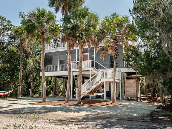 3rd image of 211 Jungle Rd