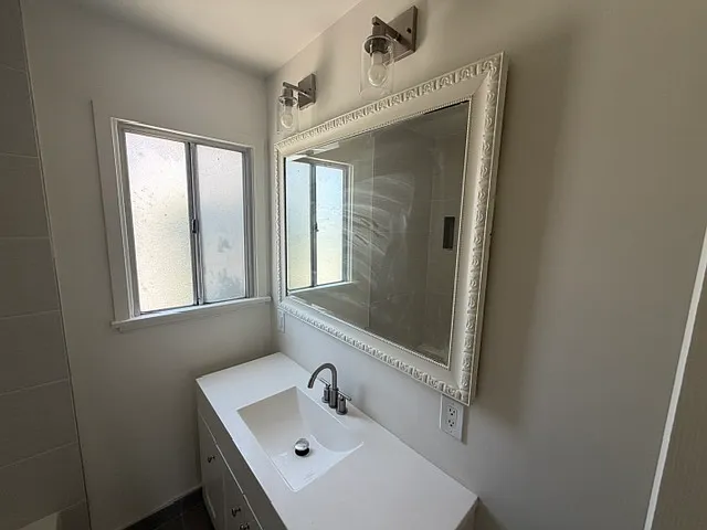 428 N Lomita St #428 — Photo 1