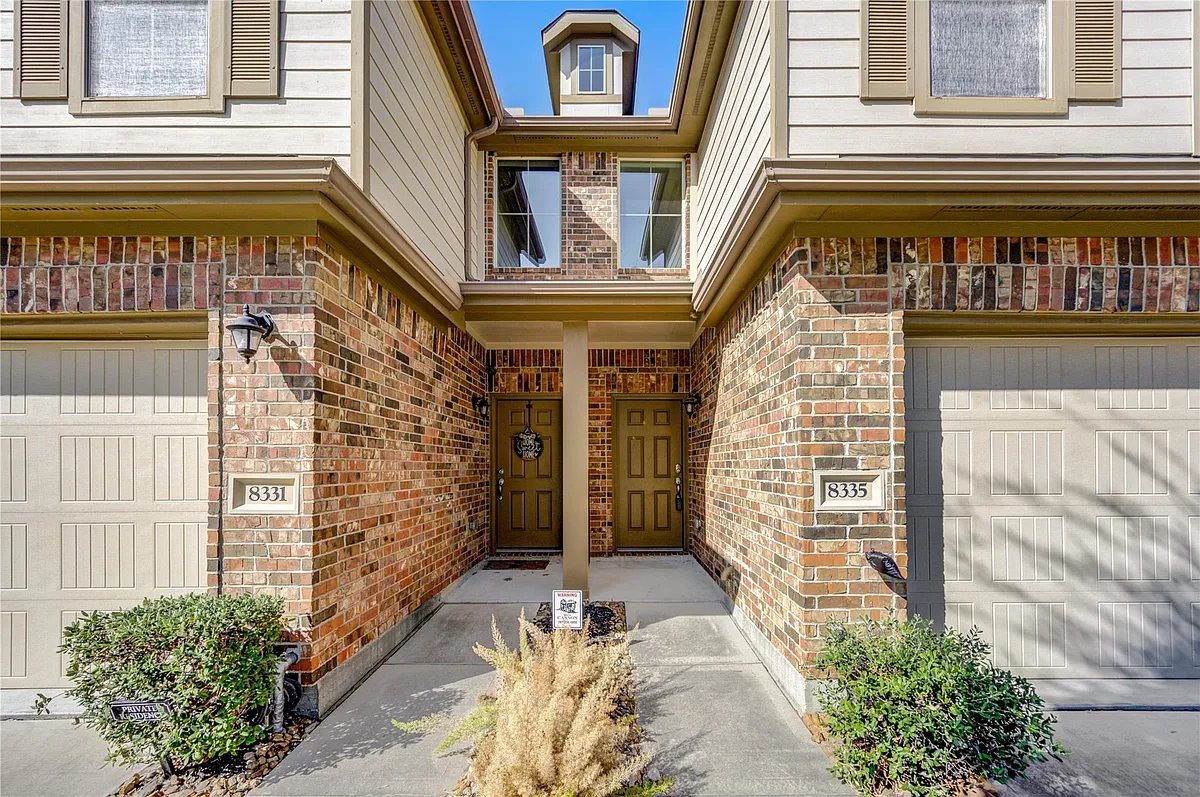 Building Photo - 8335 Hawthorn Valley Ln