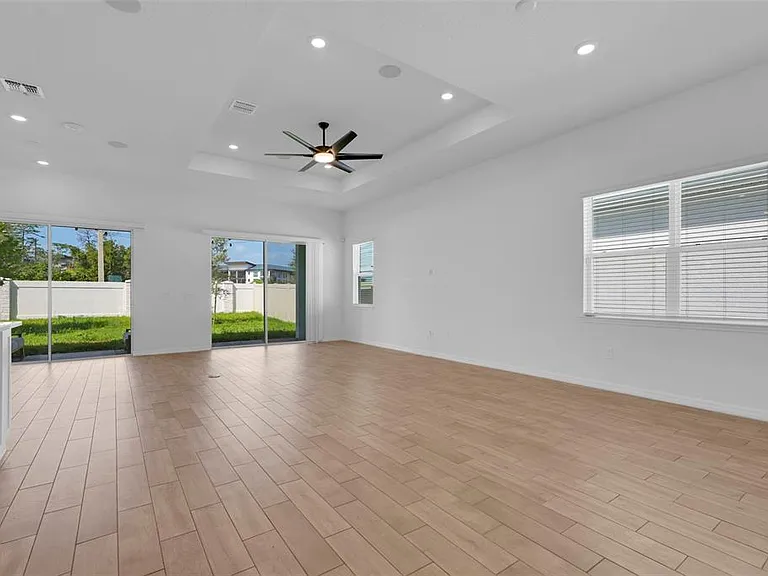 10393 Park Estates Ave — Photo 13