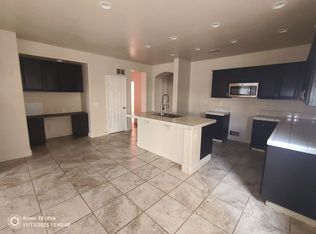 8732 High Ridge Dr, Bakersfield, CA 93313