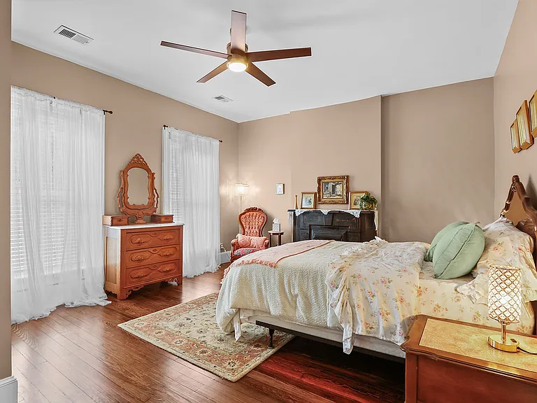 336 Madison Pl — Photo 9