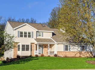 829 Foxfield Rd, Oregon, WI 53575