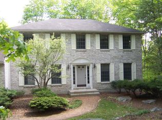 313 Wyndham Dr, Cresco, PA 18326