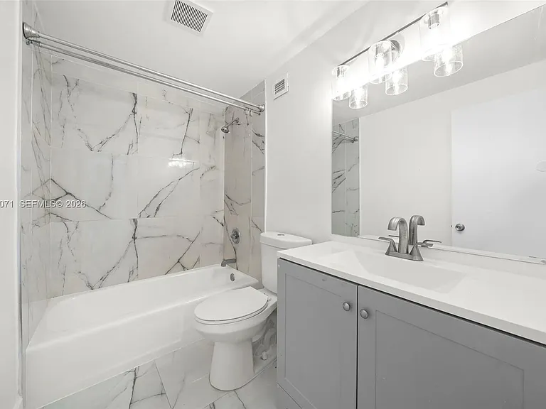 400 Kings Point Dr #1628 — Photo 17