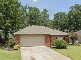 2220 Chase Dr, Conway, AR 72034