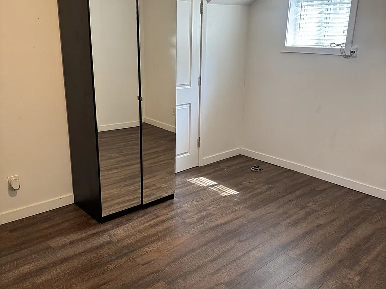 564 Lyons Ln #6 — Photo 5
