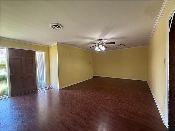 4th image of 305 Rhodes St