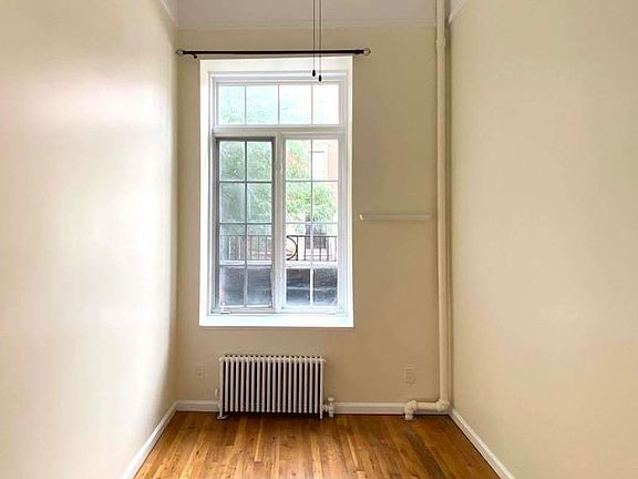 4th image of 102 W 71st St #1A