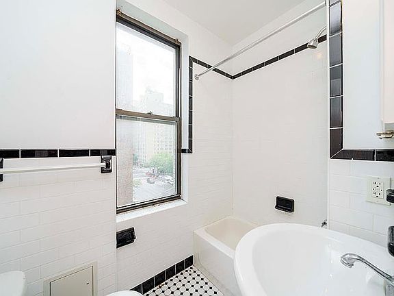 4th image of 201 E 30th St APT 57