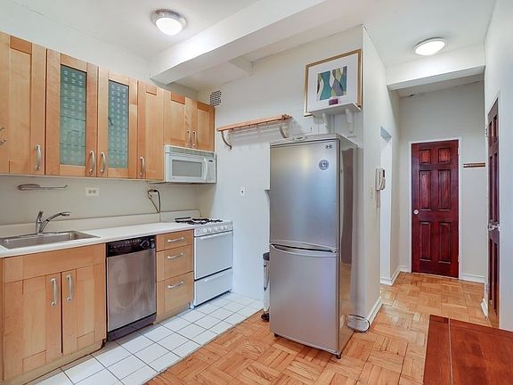 2nd image of 229 E 28th St APT Lc