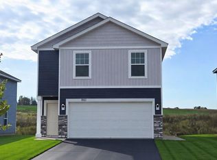961 Stone Creek Dr, Jordan, MN 55352