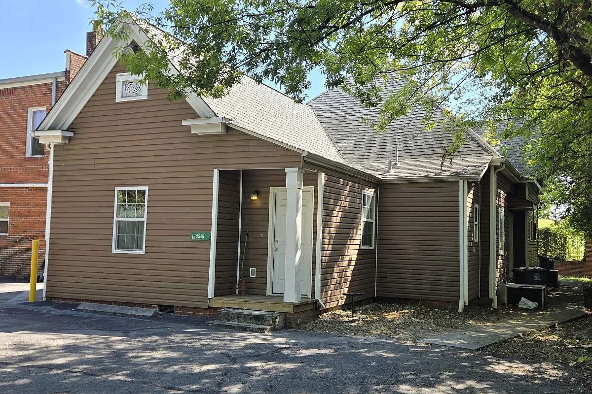 1 bed, 970 sqft, $1,058 — Photo 1