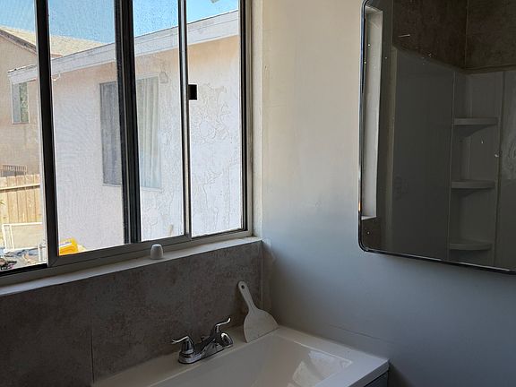 3rd image of 0 Fergus St #1
