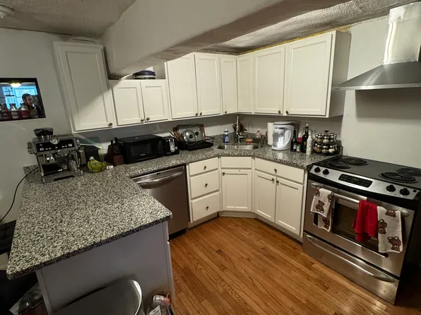 76 Egmont St APT B, Brookline, MA 02446