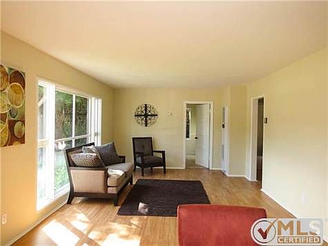 4th image of 466 Elm Ave