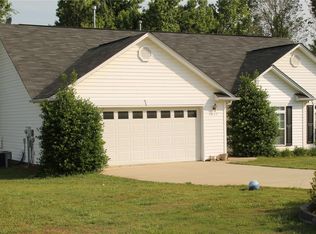 7027 Dolphin St, Gastonia, NC 28056