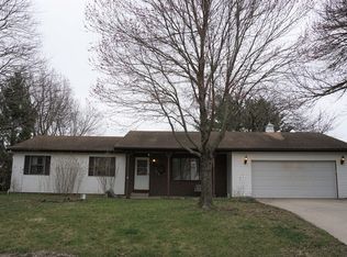 2237 Heather Hills Dr, Saint Joseph, IL 61873