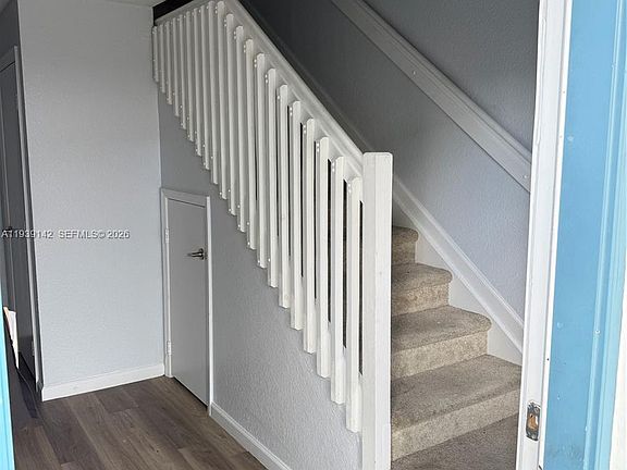 3rd image of 582 SW 2nd Pl