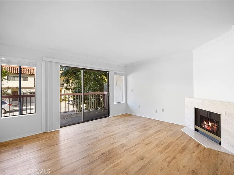 345 N Jackson St #106 — Photo 6