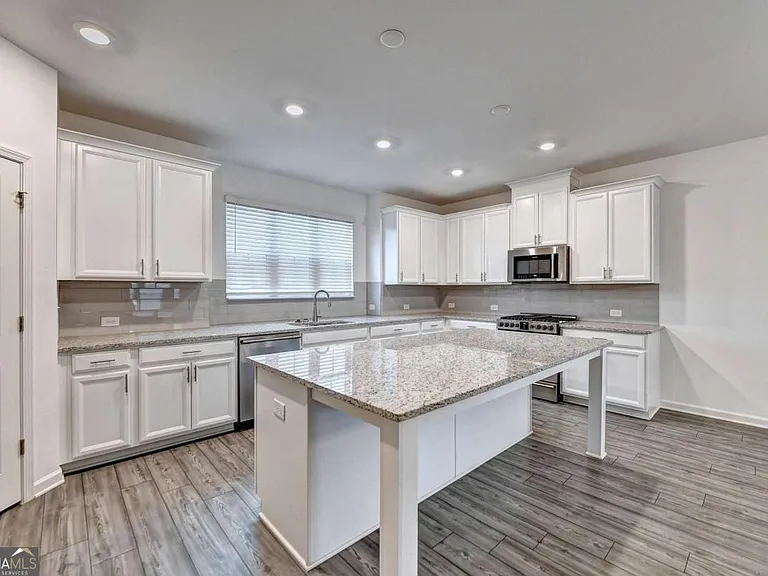 477 Danville Ave — Photo 20
