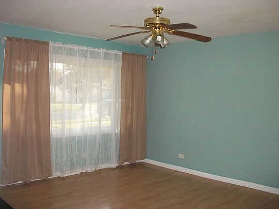 3rd image of 14726 S Mozart Ave