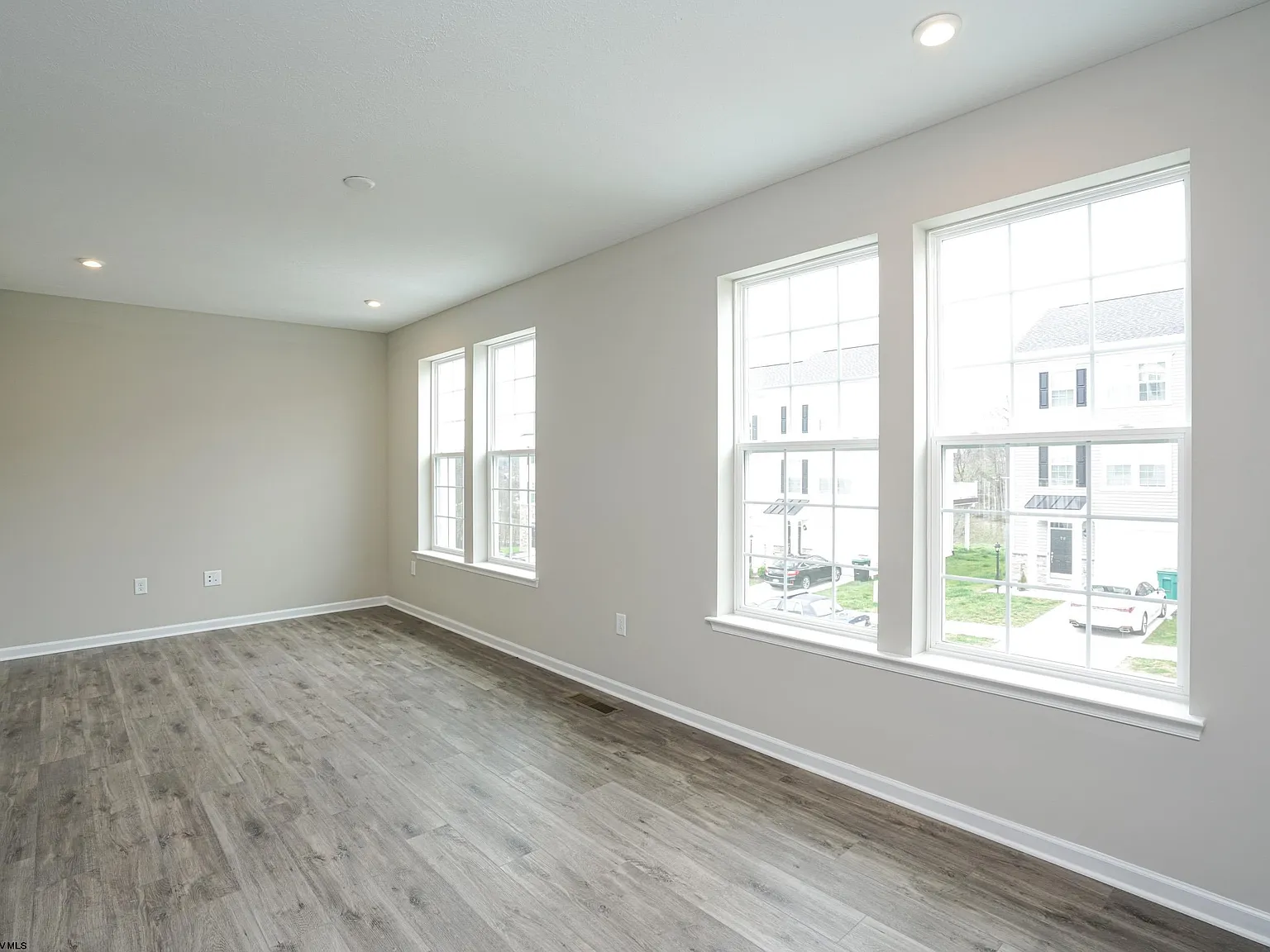 4 bed, 3.5 bath, $3,400 — Photo 4